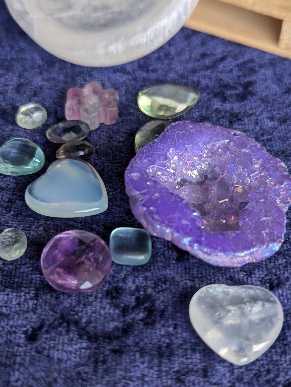 Lavender Aura Geode ☮️ Opalite Amethyst Aquamarine Fluorite Quartz Crystal Bowl - Picture 8 of 16